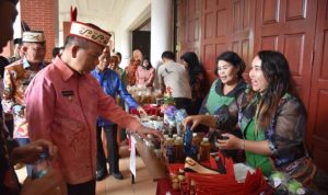Bupati Kapuas Tantang Ibu-Ibu Buat Produk Menarik