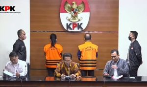 KPK Amankan Dua Tersangka Dugaan Korupsi di Kalteng