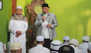 Pj Bupati Mujiyat Salat Id di Masjid Hijau Marabahan