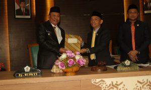DPRD Batola Sampaikan Rekomendasi LKPJ 2022 Pemkab Batola