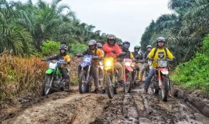 Penjabat Bupati Ajak Kadis PU Kalsel Tinjau Jalan Anjir Pasar-Wanaraya