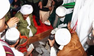 Gubernur Kalteng Dampingi Guru Mulia Al-Habib Umar Bin Hafidz Peletakan Batu Pertama Pembangunan Ponpes Darul Iman