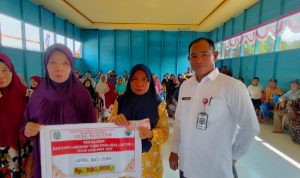 Pemdes Bahitom Salurkan (BLT-DD) Triwulan II Tahun 2023 Kepada Warganya.