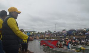 Lomba Dayung Perahu Naga Ramaikan Harjad ke-64 Batola