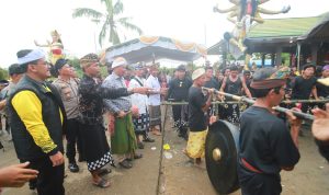 Pj. Bupati Batola Turut Serta dalam Pengarakan Ogoh-Ogoh Menyongsong Hari Raya Nyepi