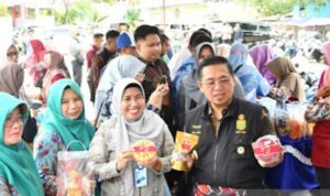 Walikota Banjarmasin Resmikan Pasar Murah Ramadhan