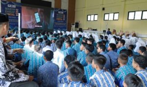 Kominfo Pusat Gelar Zoom Meeting Bahas Pentingnya Literasi Digital untuk Siswa SMP