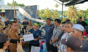 Pemkab Mura Berikan Bantuan untuk Korban Kebakaran