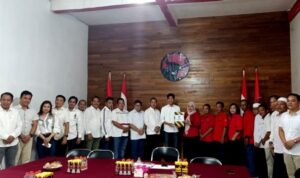 Ahmad Gunadi Kembalikan Formulir Berkas Pencalonan ke DPC PDIP Barito Utara