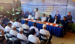 Akhmad Gunadi Kembalikan Berkas Pencalonan Bakal Calon Bupati ke Tiga Parpol
