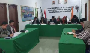 Bawaslu Kapuas Sidang Dugaan Pelanggaran Administratif Pemilu