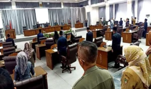 DPRD Barut Paripurna Pemandangan Umum Raperda Persampahan