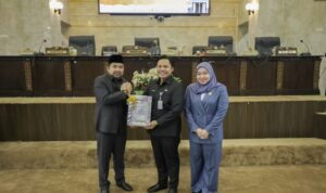 DPRD Kalsel Sampaikan Rekomendasi LKPJ Gubernur