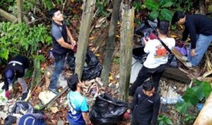 Pemkab Barito Utara Kerja Bakti di sekitar Sungai Bengaris dan Sungai Butong