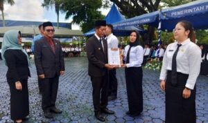 Pj Bupati Barito Utara Serahkan Secara Simbolis SK 714 P3K Formasi Tahun 2023