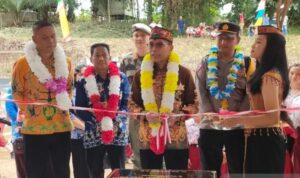 Pj Bupati Hermon Resmikan Gedung SDN 2 Saripoi
