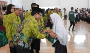 Pj Bupati Kapuas Lepas 317 JCH ke Tanah Suci Mekkah