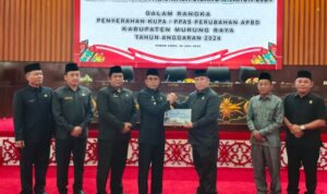 Pj Bupati Hermon Serahkan Materi Rancangan KUPA dan PPAS APBD 2024 Kepada DPRD