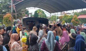 Pemkab Murung Raya Gelar Gerakan Pangan Murah di Kecamatan Laung Tuhup