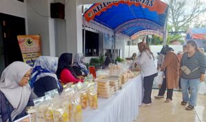 Dekopinda Barut Gelar Bazar KUMKM dan Jalan Santai Dalam Rangka Harkop ke 77