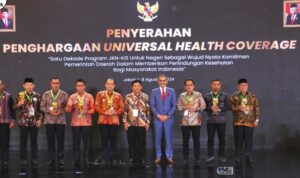 Peduli Kesehatan Masyarakat, Pj Bupati Murung Raya Terima Penghargaan Dari Wapres RI