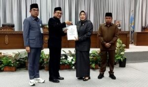 Pemkab Hadiri Dua Agenda Rapat Paripurna DPRD Barito Utara