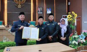 Plh Bupati Batola dan DPRD Tandatangani Nota Kesepakatan KUA-PPAS APBD 2025