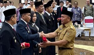 Hermon Terima SK Perpanjangan Jabatan sebagai Pj Bupati Murung Raya