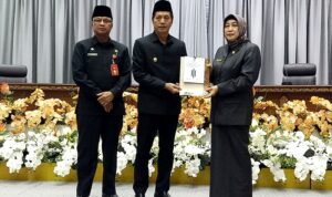 Pj Bupati Tanggapi Pemandangan Umum Fraksi PDIP dan Fraksi PKB