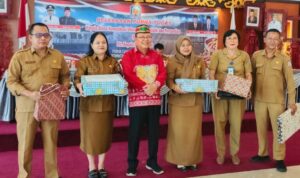Suasana Kekeluargaan Pelepasan Purna Tugas Kepala Diskominfo SP Mura