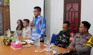 Pj Bupati Murung Raya Monitoring Desk Pilkada 2024 di Kecamatan Sungai Babuat
