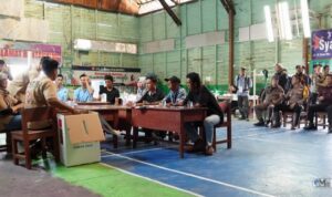 Pj Bupati Murung Raya Pantau Proses Penghitungan Suara di TPS
