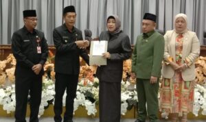 Pemkab Barito Utara Sampaikan Nota Keuangan dan RAPBD Tahun 2025