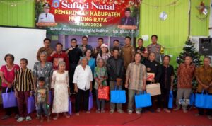 Pj Bupati Murung Raya Safari Natal di Kecamatan Sungai Babuat