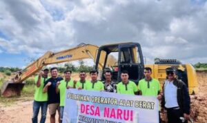 Warga Desa Narui Ikuti Pelatihan Operator Alat Berat