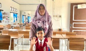 Cerita Aisyah Temani Tumbuh Kembang Anak Penyandang Disabilitas Terbantu Program JKN