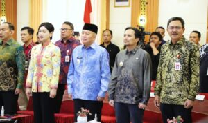 Dukung Perekonomian Daerah, Gubernur H. Muhidin Kukuhkan 8 Tim Percepatan Akses Keuangan Daerah (TPAKD) di Provinsi Kalsel