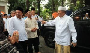 Gubernur Kalsel H. Muhidin Menyapa dan Berbaur Bersama Jamaah Haul Guru Sekumpul