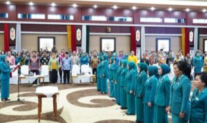 Ketua Dekranasda Kalteng Lantik Warnita Heriyus Sebagai Ketua Dekranasda Murung Raya