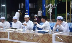 Malam ke-7 Ramadan, Sholat Terawih dan Tadarusan di Kediaman Gubernur Kalsel H. Muhidin