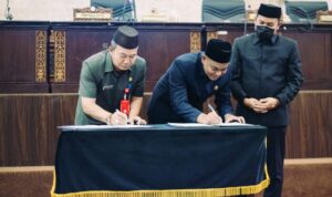 Paripurna DPRD, Gubernur Kalsel Sampaikan Pendapat Akhir Raperda Riset dan Inovasi serta Keperpustakaan dan Pembudayaan Literasi