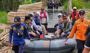 Salurkan Paket Bantuan di Banjarbaru, Gubernur Kalsel : Ringakan Warga Terdampak Banjir