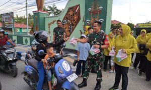 Indahnya Berbagi di Bulan Suci Ramadhan, Kodim 1013 Muara Teweh Gelar Aksi Berbagi Takjil Gratis