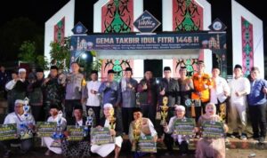 Ribuan Masyarakat Murung Raya Ikut Memeriahkan Pawai Gema Takbir Malam Idulfitri 1446 H