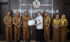 Bupati Batola Raih Penghargaan Terbaik Pertama Penyaluran DAK Fisik 2024 dan DAU