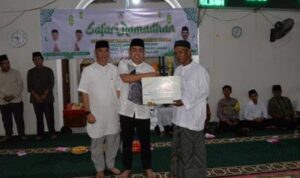 Wakil Bupati Batola Safari Ramadhan Pererat Silaturahmi dan Salurkan Bantuan di Desa Rangga Surya