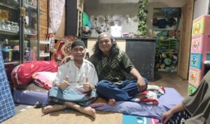 Pimred Koran Barito Kunjungi Wartawan Senior Sedang Sakit di Bartim