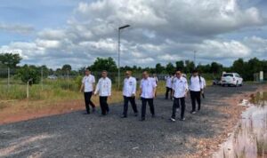 Bupati Batola Tinjau Jalan Rusak, Prioritaskan Percepatan Perbaikan Infrastruktur