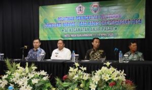 Pemkab Batola Gelar Pelatihan Pelayanan Prima untuk Kepala Desa dan Perangkatnya