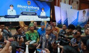 Bupati Batola Hadiri Musrenbang 2025, Tegaskan Komitmen Tangani Persoalan Sampah